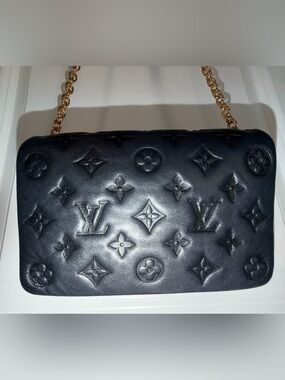 Louis Vuitton Coussin Pouchette Mini Black Leather